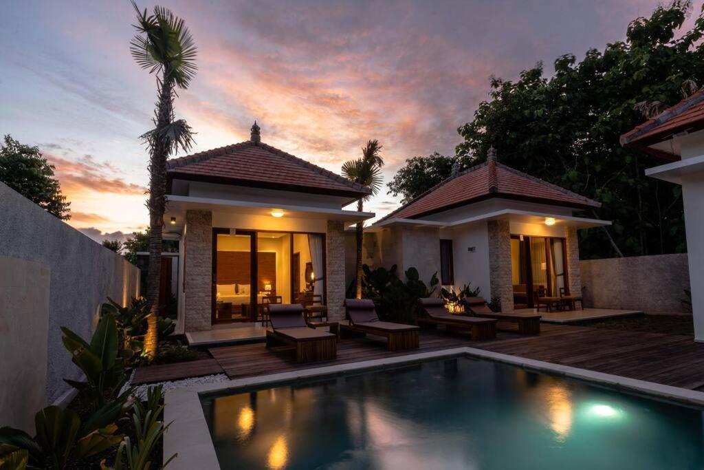 Nau Nusa Villa Batununggul Extérieur photo