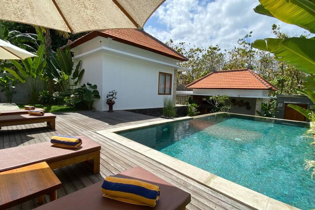 Nau Nusa Villa Batununggul Extérieur photo