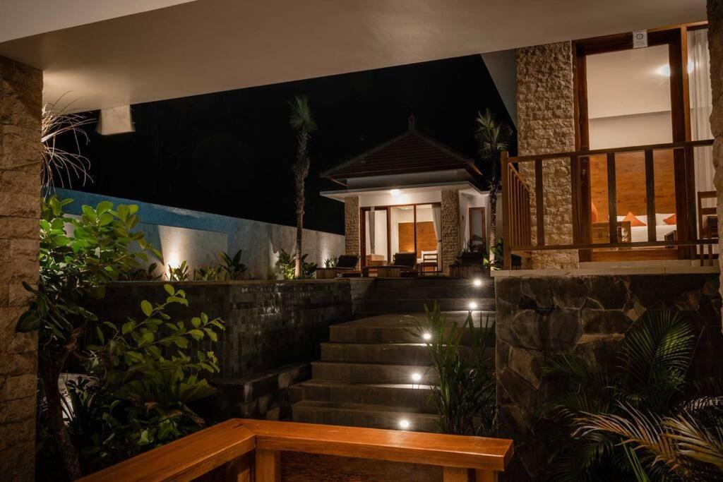 Nau Nusa Villa Batununggul Extérieur photo