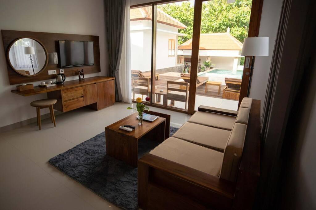 Nau Nusa Villa Batununggul Extérieur photo